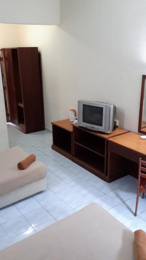 Tanjung Demong Beach Resort Kampung Kuala Besut Eksteriør billede