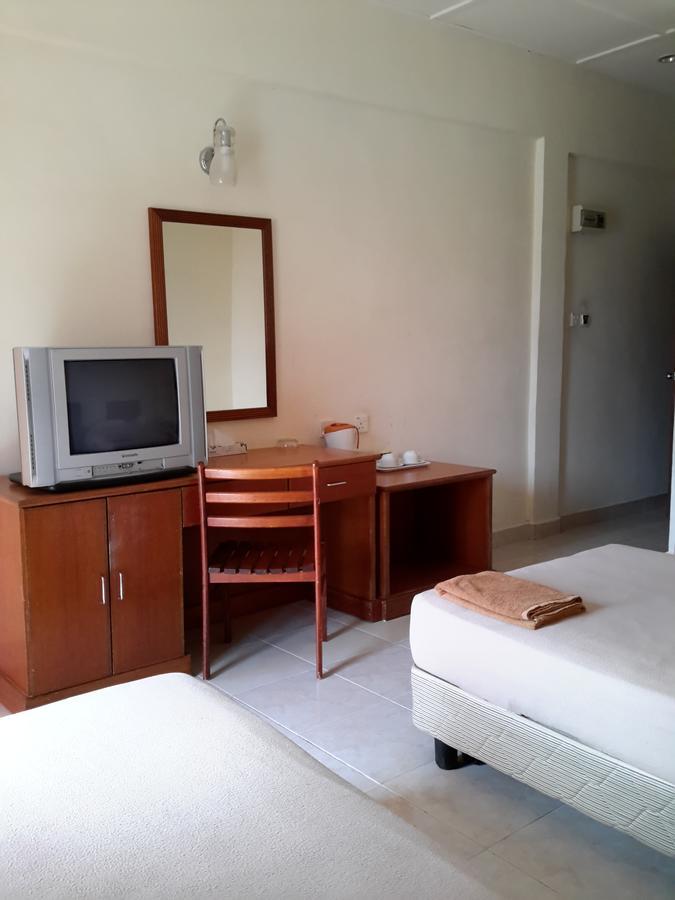 Tanjung Demong Beach Resort Kampung Kuala Besut Eksteriør billede